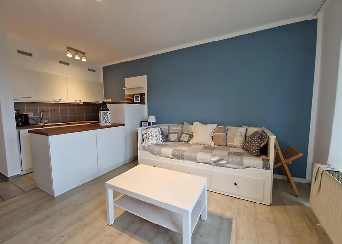 Nr 43 - Bootsweg Naehe Yachthafen * 卡罗利嫩西尔